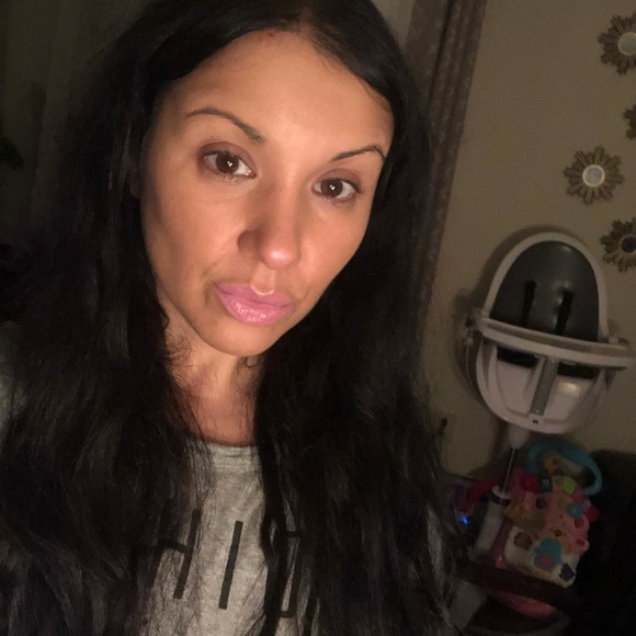 Meet your Posher, Kim - Picture 2 of 3